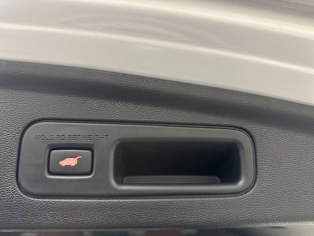 Used 2023 Acura MDX A-Spec image 18