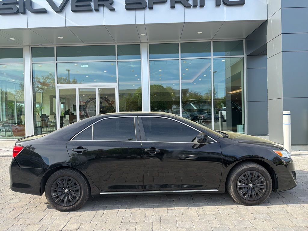 Used 2014 Toyota Camry LE FWD image 9