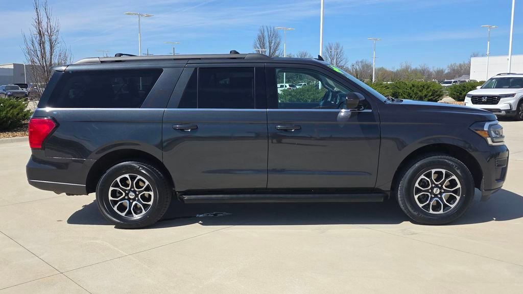Used 2024 Ford Expedition Max XLT image 6