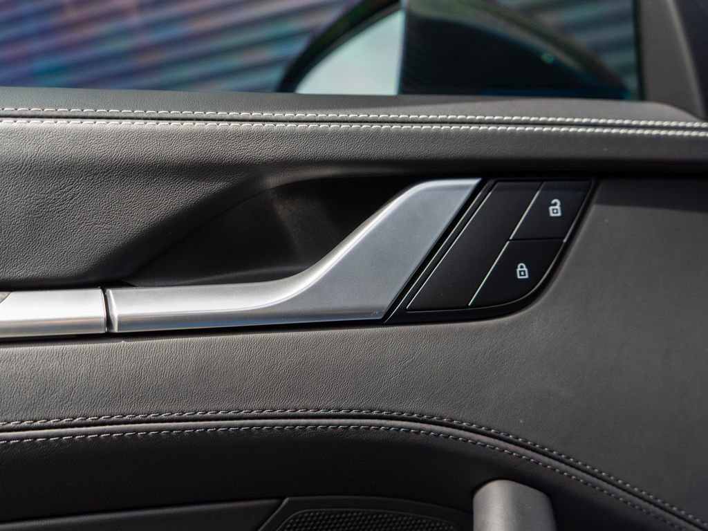 Used 2023 Porsche 911 Carrera image 29