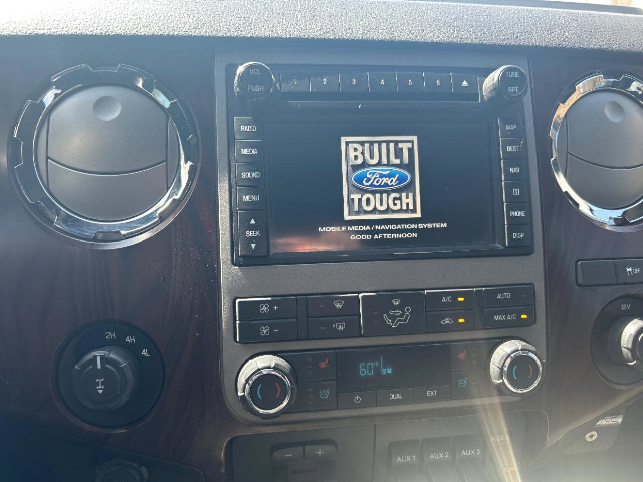 Used 2012 Ford F250 Lariat w/ Lariat Interior Pkg image 13
