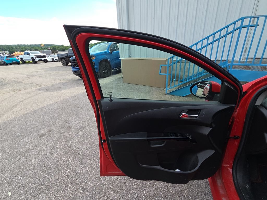 Used 2019 Chevrolet Sonic LT FWD image 7