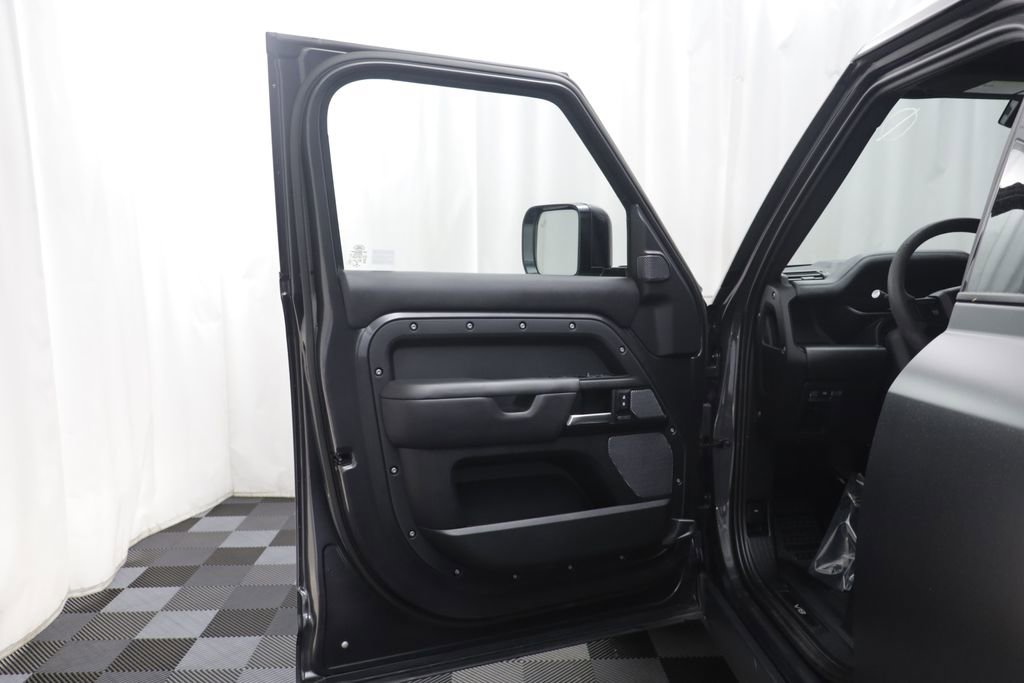 Used 2023 Land Rover Defender 110 Carpathian Edition AWD/4WD image 4
