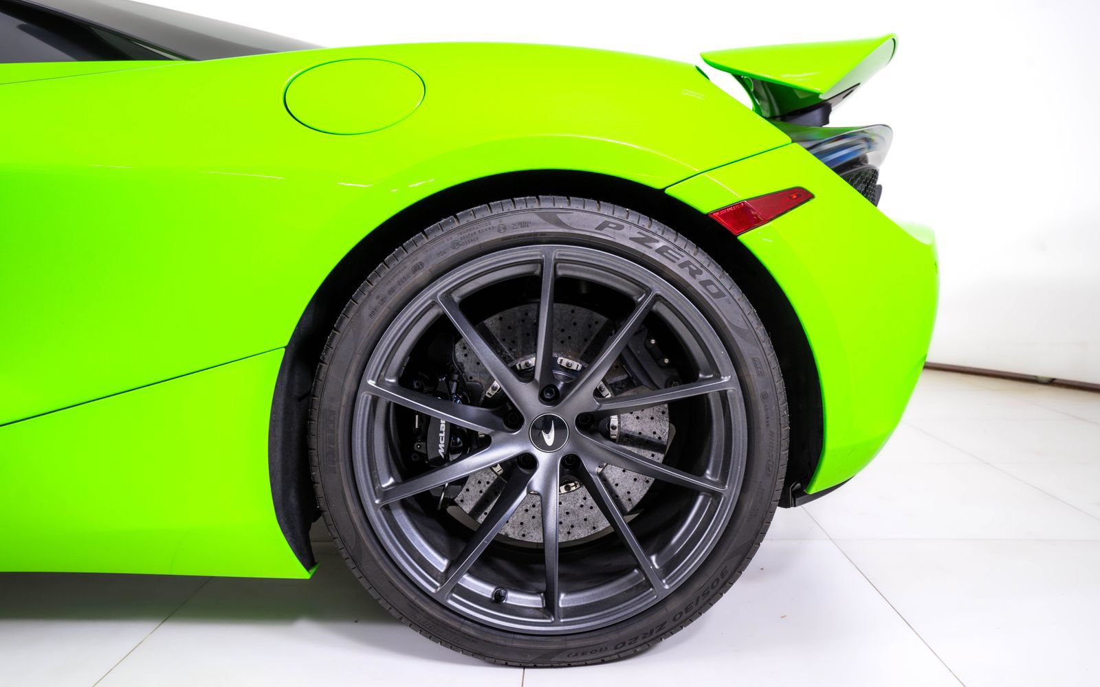 Used 2022 McLaren 720S Performance RWD image 16