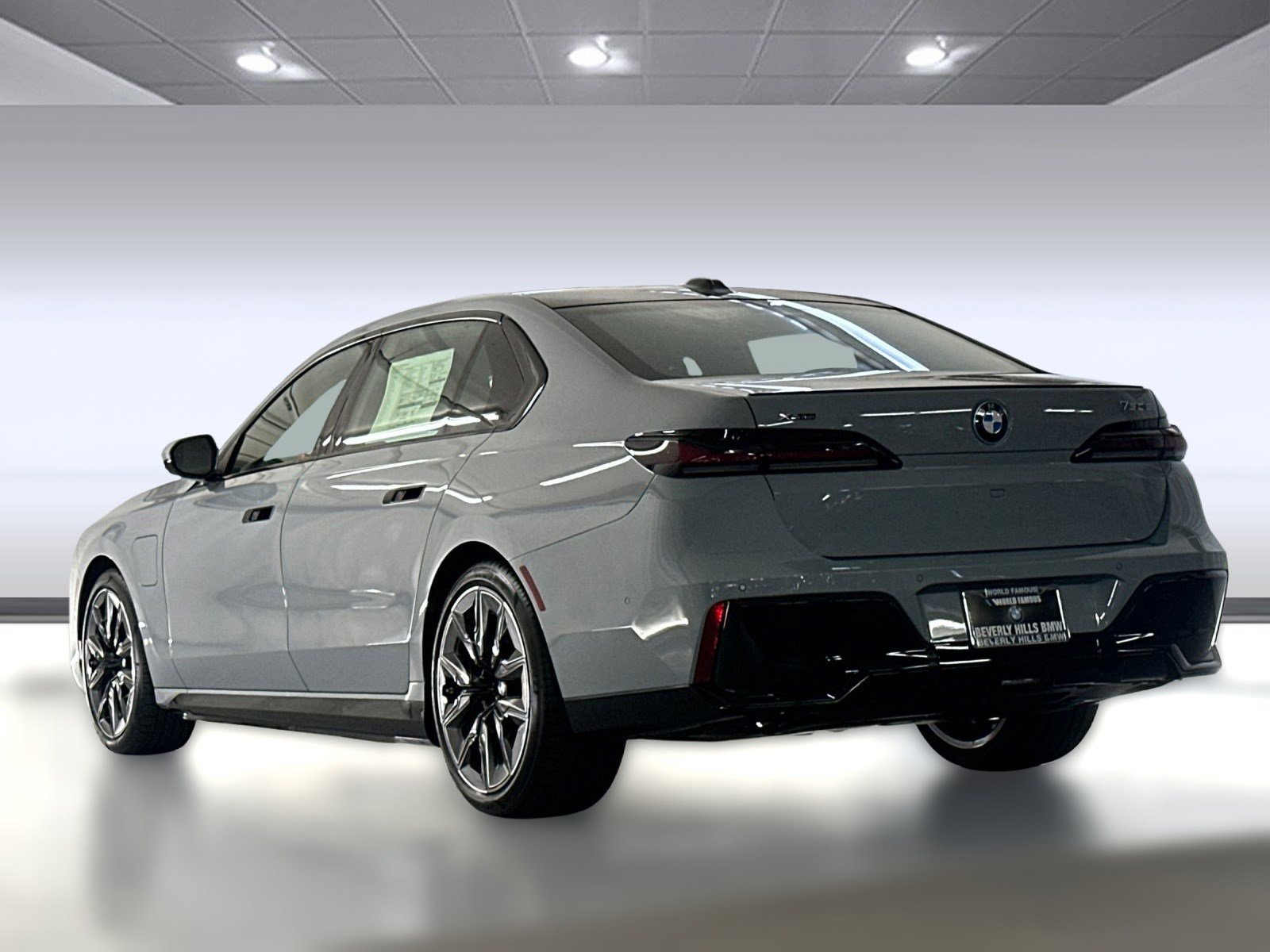 New 2026 BMW 750e xDrive w/ Executive Package image 3