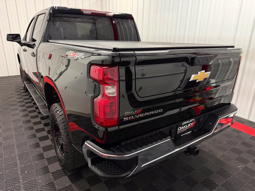 Used 2024 Chevrolet Silverado 1500 LT AWD/4WD image 16