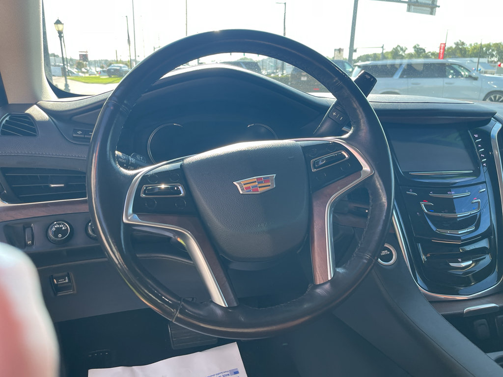 Used 2019 Cadillac Escalade Premium Luxury AWD/4WD image 19