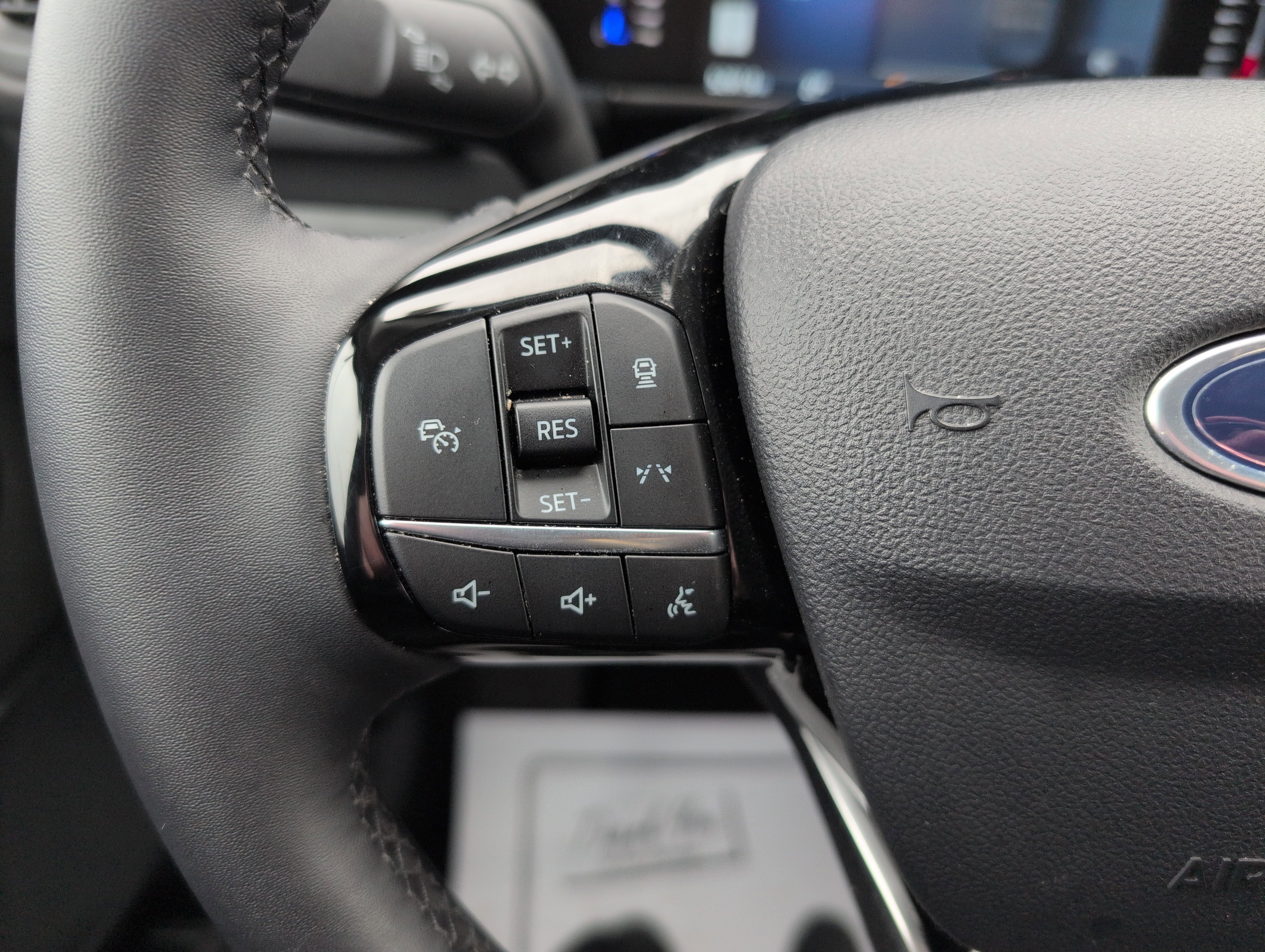 Used 2024 Ford Escape SE image 21