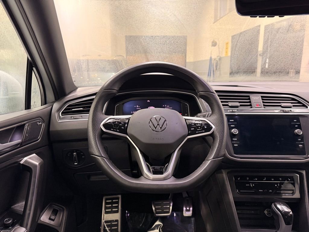 Used 2024 Volkswagen Tiguan SEL R-Line image 23