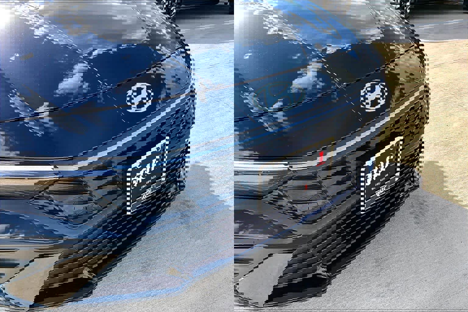 Certified 2025 Hyundai Elantra Sport image 45