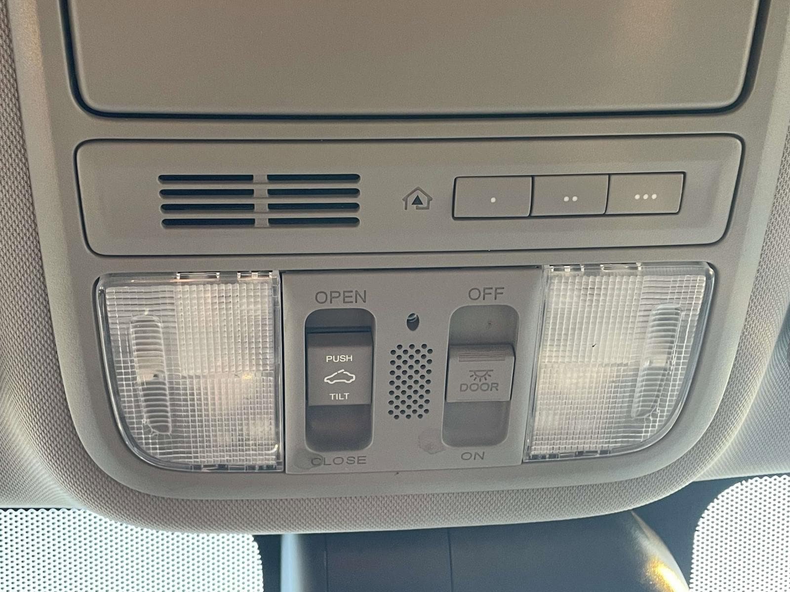 Used 2015 Honda Odyssey EX-L image 24