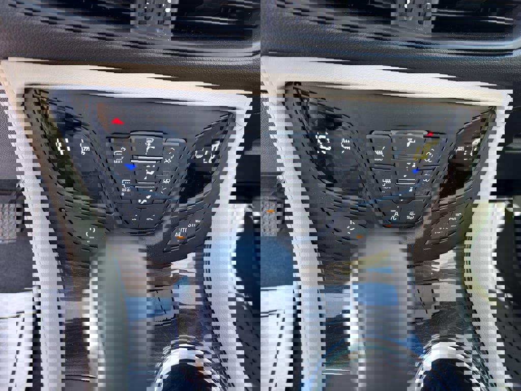 Used 2020 Buick Envision Essence w/ Experience Buick Package image 16