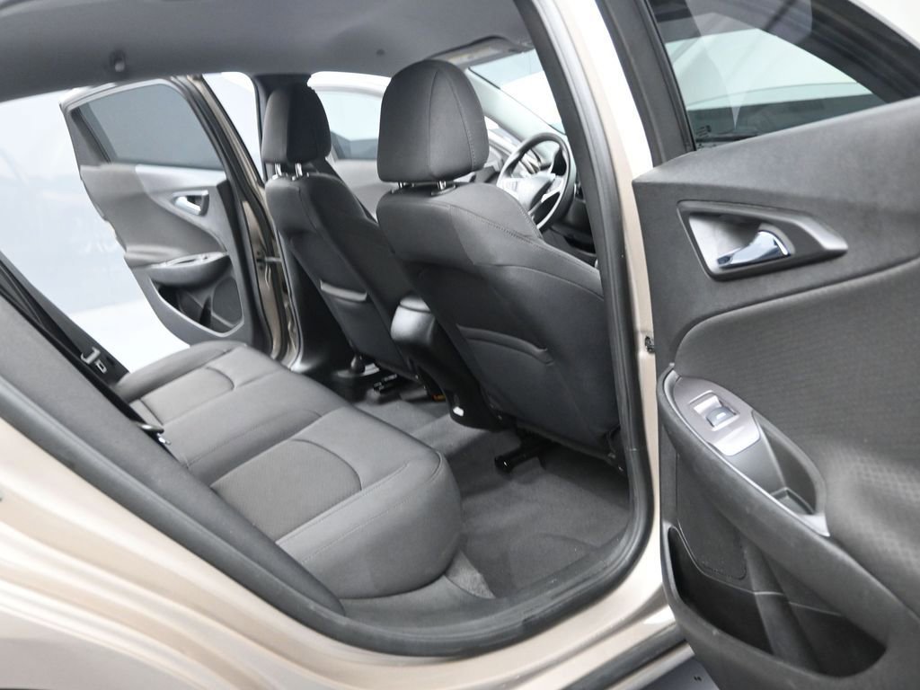 Used 2022 Chevrolet Malibu LS FWD image 18