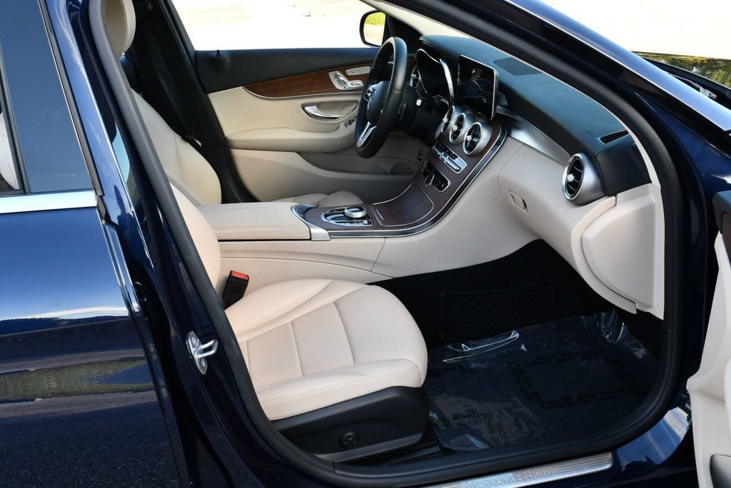 Used 2019 Mercedes-Benz C 300 4MATIC Sedan image 47