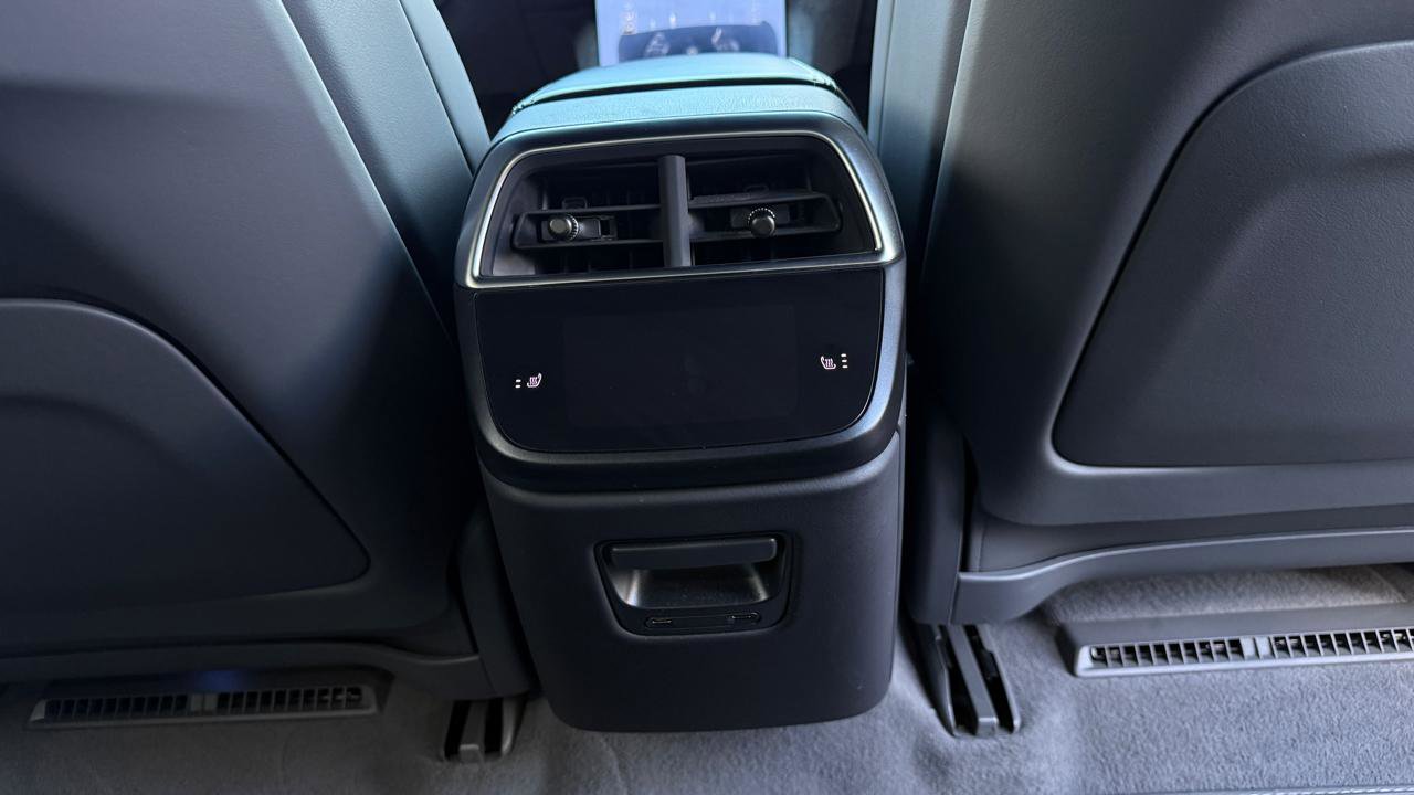 Used 2024 Lucid Air Touring image 40