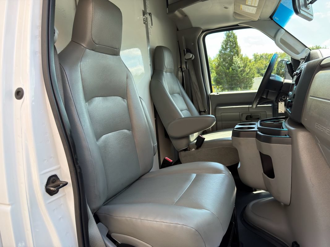 Used 2024 Ford E-450 and Econoline 450 Super Duty w/ Power Windows & Locks Group RWD image 28