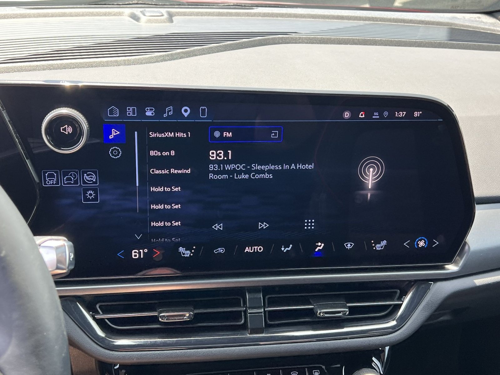 Used 2025 Chevrolet Equinox EV RS AWD/4WD image 18