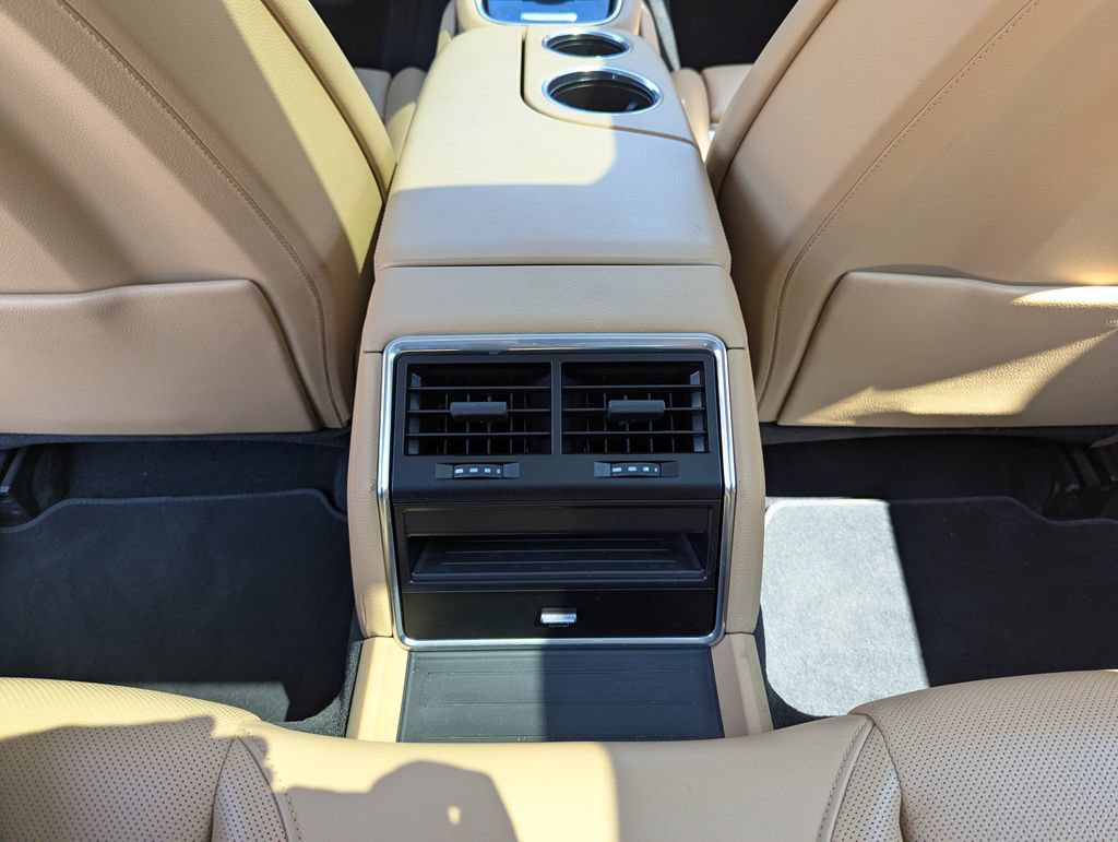 Used 2018 Porsche Panamera RWD image 38