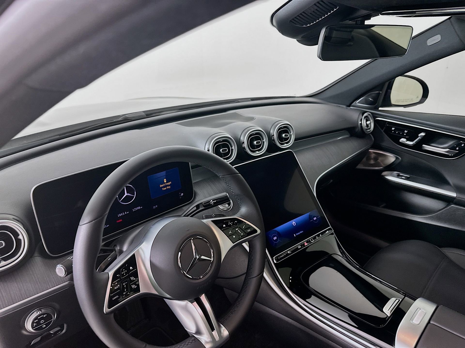 Used 2025 Mercedes-Benz C 300 Sedan image 10