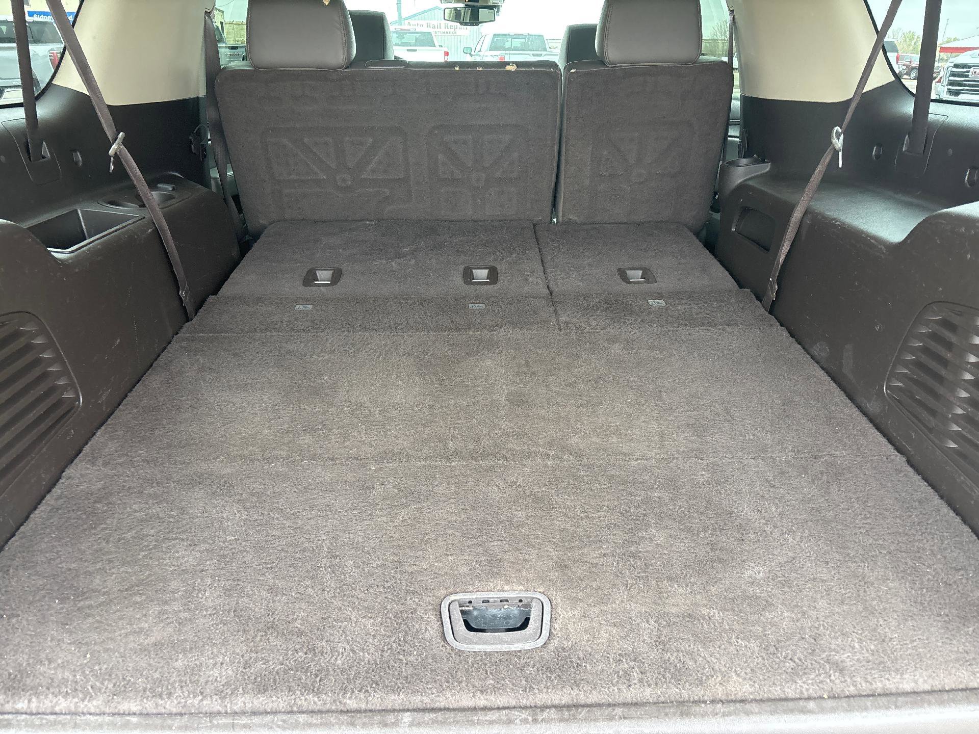 Used 2020 GMC Yukon XL Denali w/ Denali Premium Package image 8