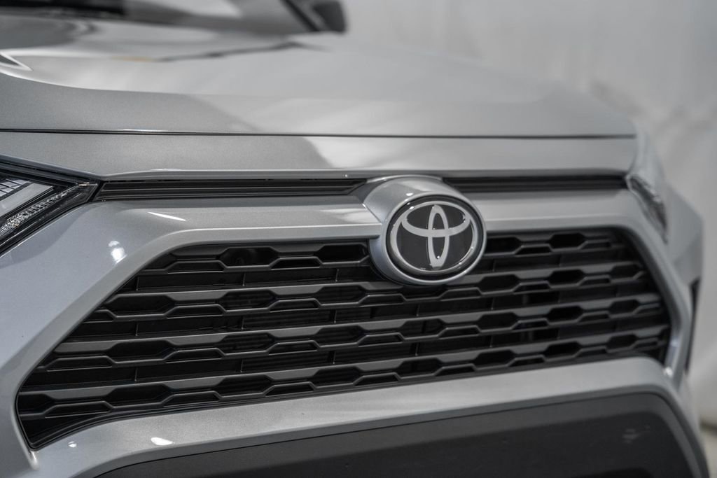 Used 2025 Toyota RAV4 LE image 10