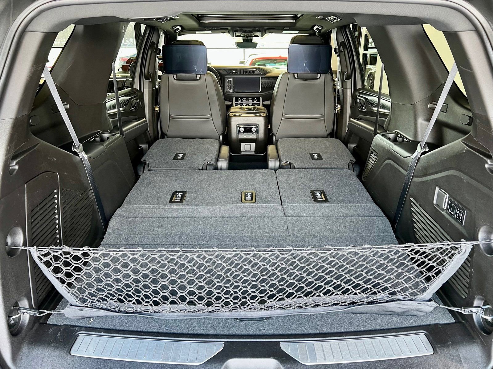 Used 2021 GMC Yukon Denali w/ Denali Premium Package image 26