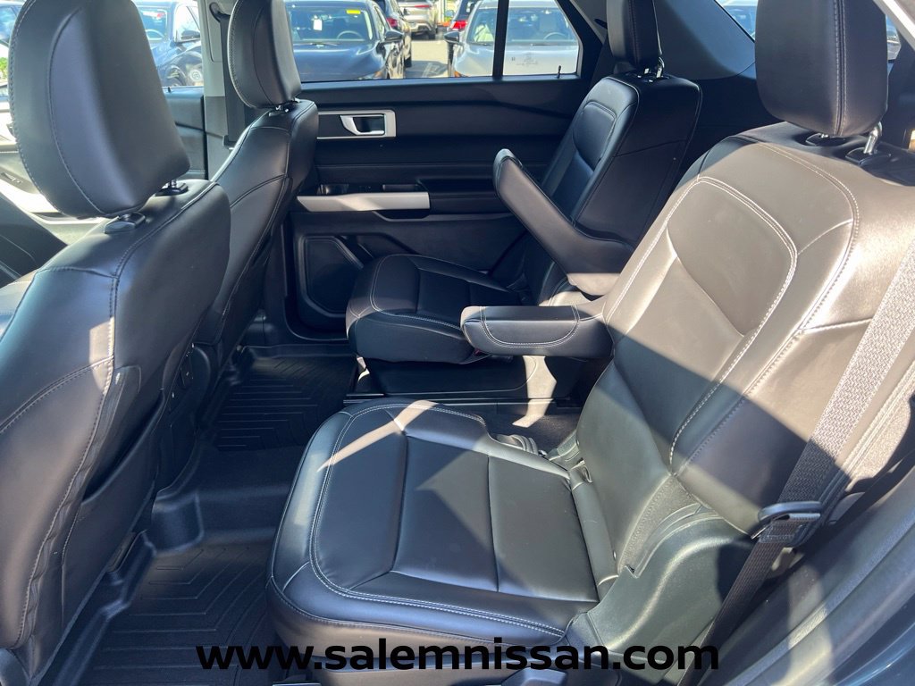 Used 2022 Ford Explorer XLT w/ Equipment Group 202A AWD/4WD image 18