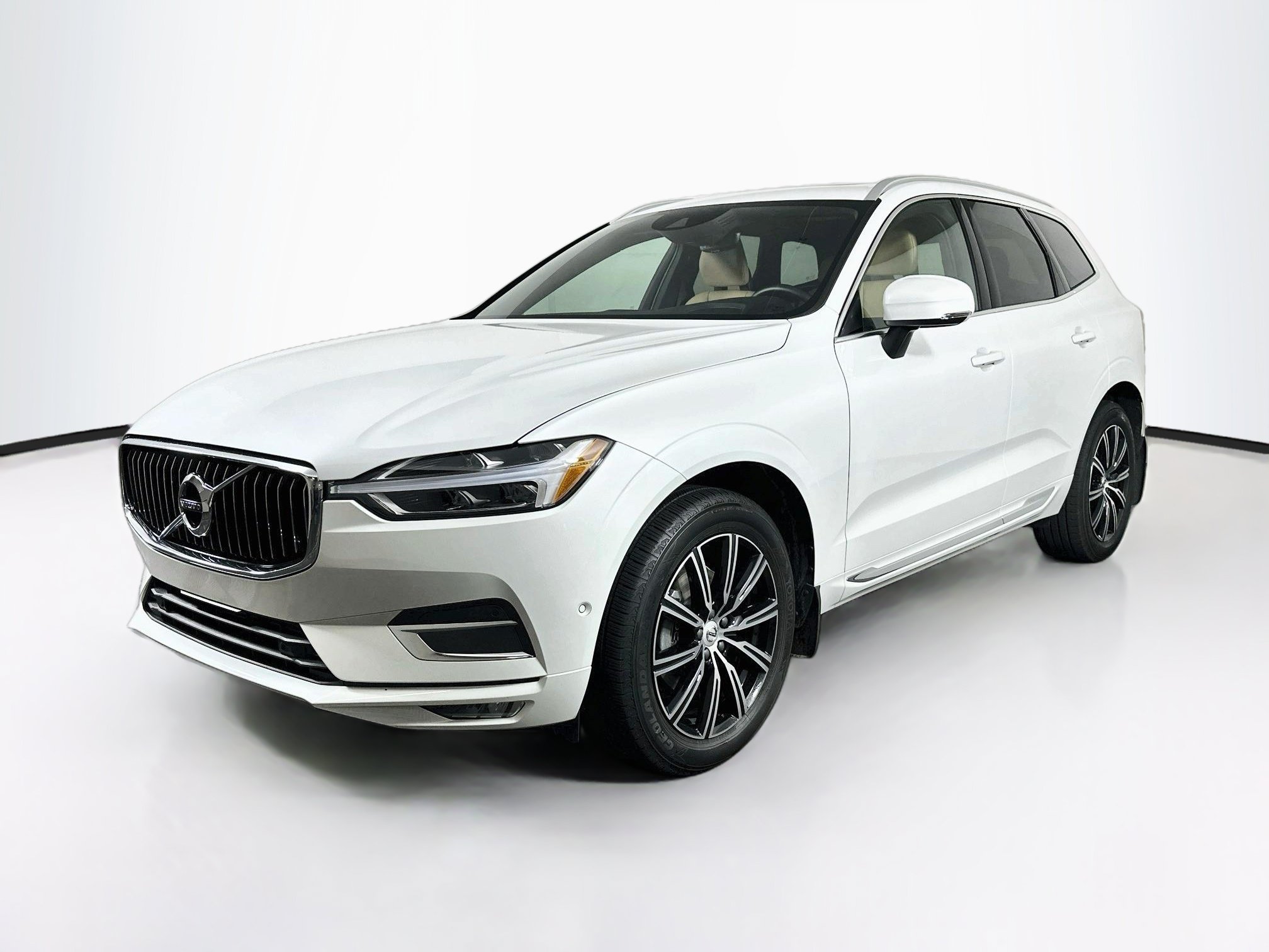 Used 2018 Volvo XC60 T5 Inscription w/ Convenience Package AWD/4WD image 3