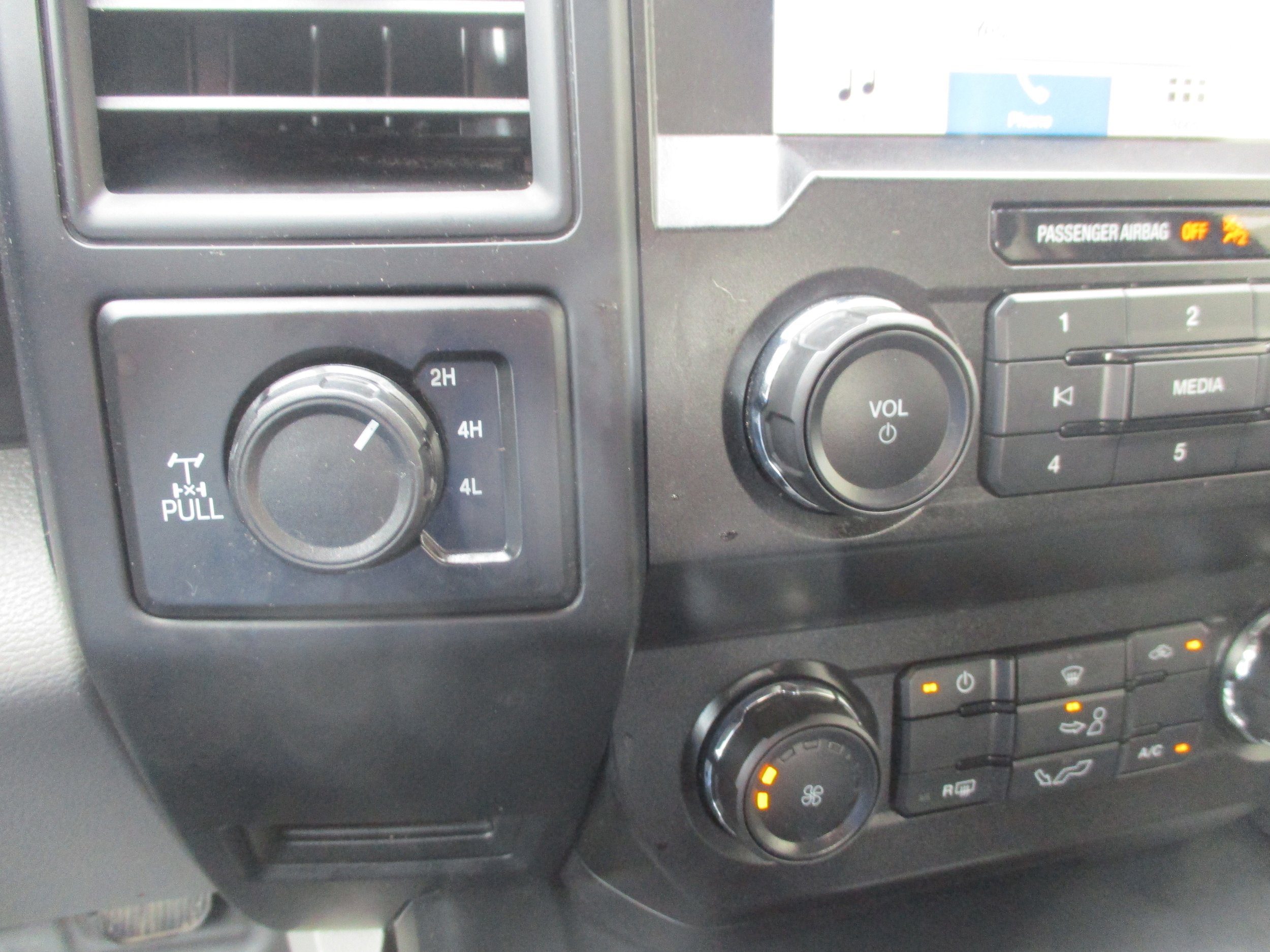 Used 2019 Ford F150 XL w/ Equipment Group 101A Mid AWD/4WD image 13