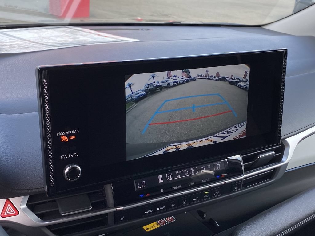 Certified 2026 Toyota Sienna XLE FWD image 32