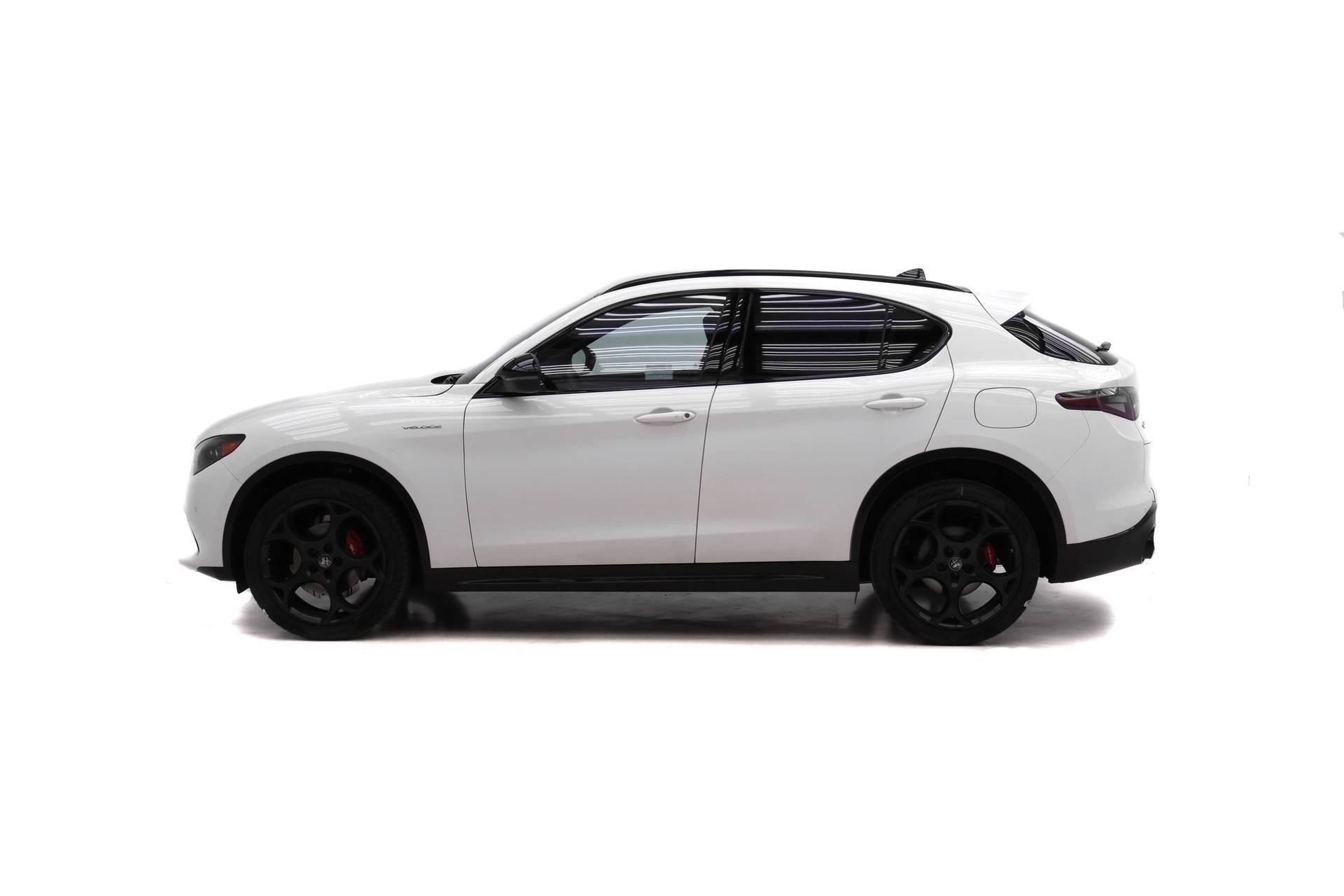 New 2026 Alfa Romeo Stelvio Sprint image 3