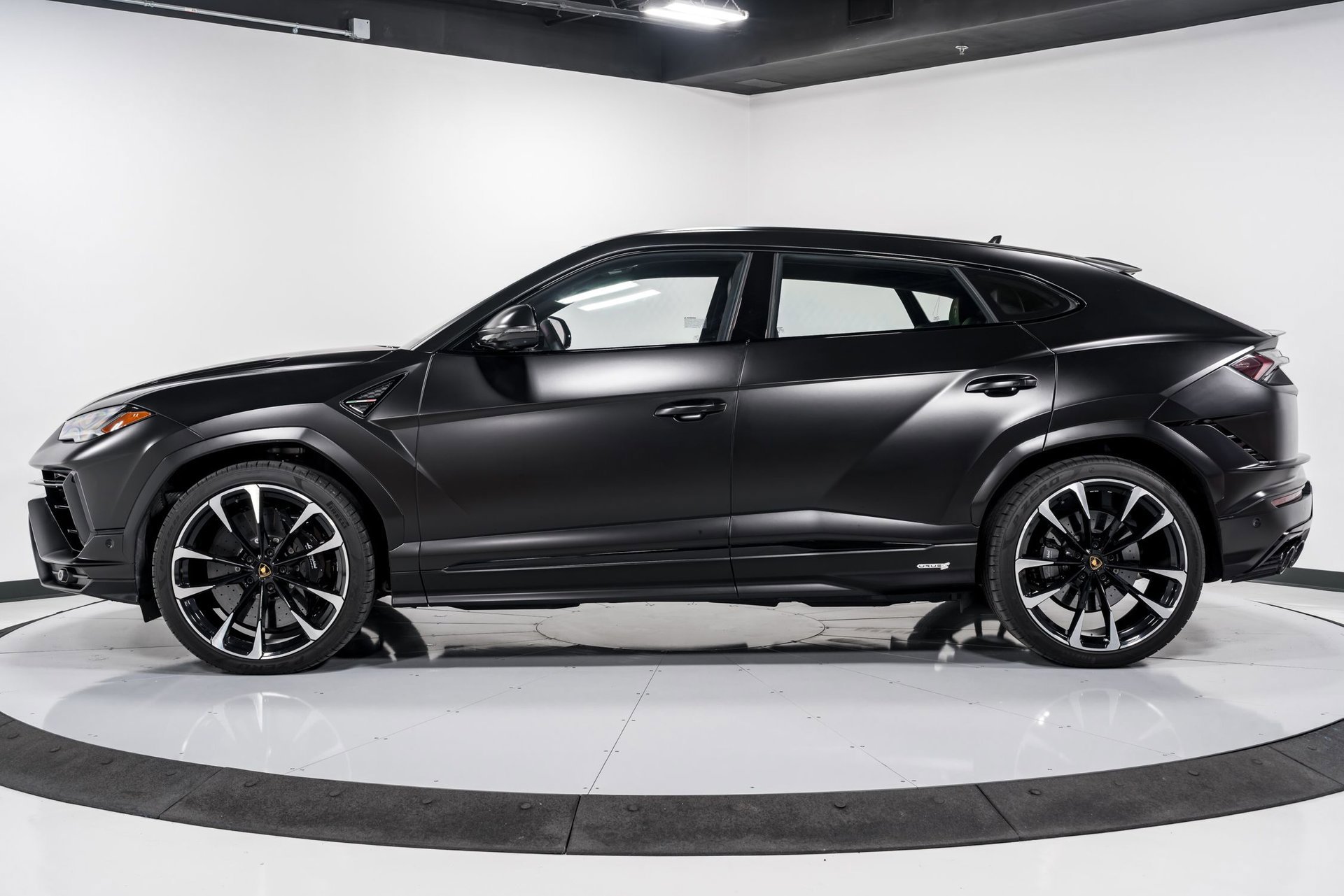 Used 2024 Lamborghini Urus S image 6
