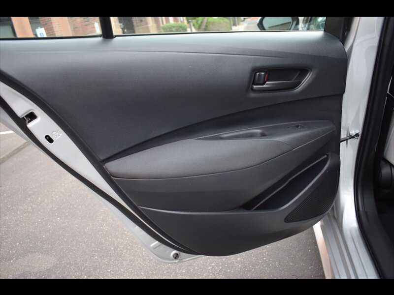 Used 2021 Toyota Corolla LE w/ Carpet Mat Package (TMS) FWD image 22