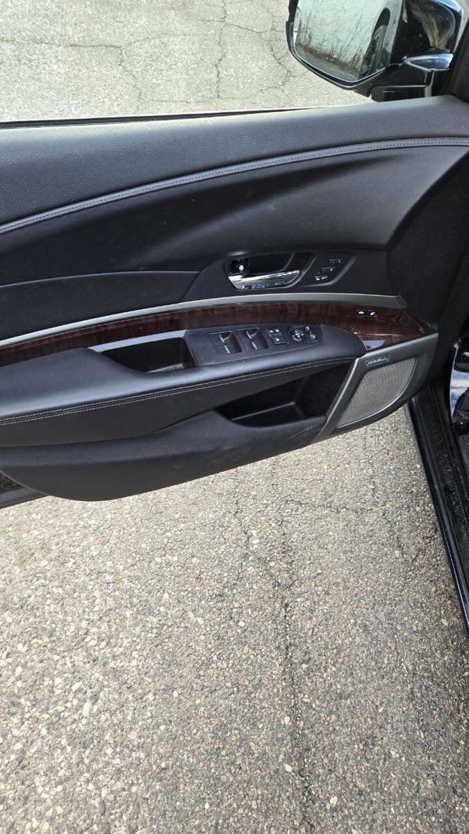 Used 2014 Acura RLX Hybrid w/ Advance Package image 9