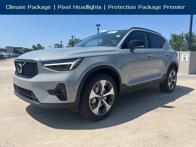 New 2026 Volvo XC40 B5 Plus w/ Protection Package Premier image 3