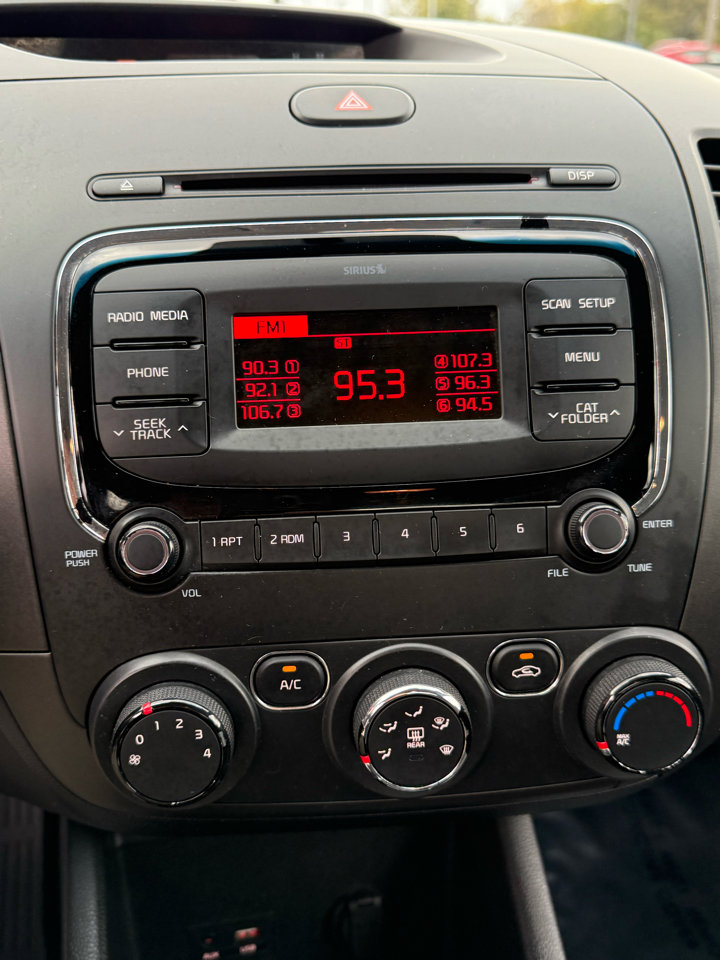 Used 2018 Kia Forte LX image 13