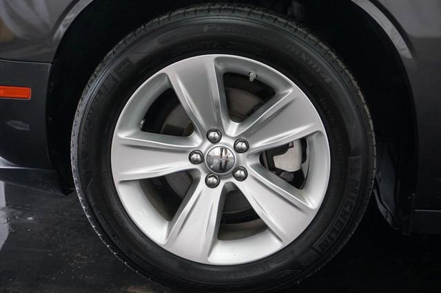 Used 2023 Dodge Challenger SXT RWD image 4