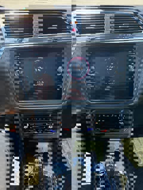 Certified 2022 Volkswagen Tiguan SEL R-Line image 19