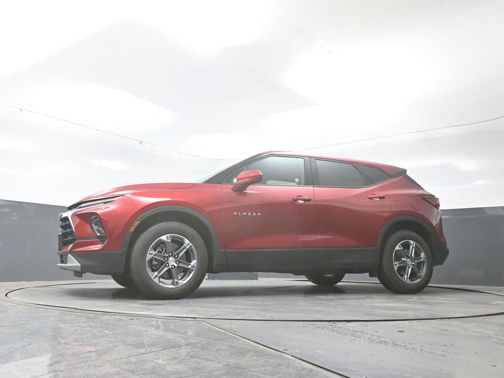 Used 2025 Chevrolet Blazer LT AWD/4WD image 29