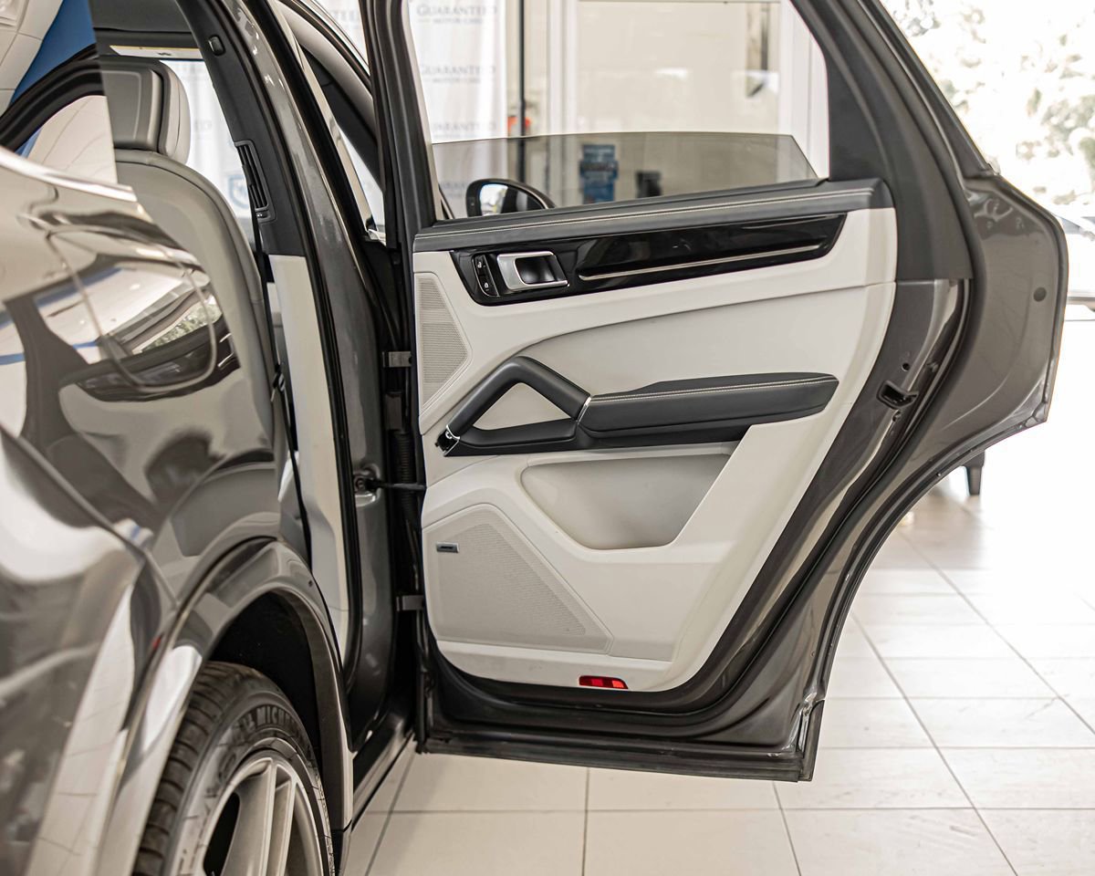 Used 2021 Porsche Cayenne E-Hybrid AWD/4WD image 42