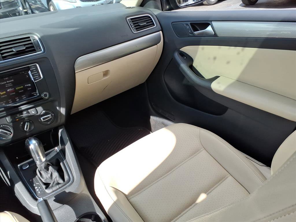 Used 2018 Volkswagen Jetta SE image 16
