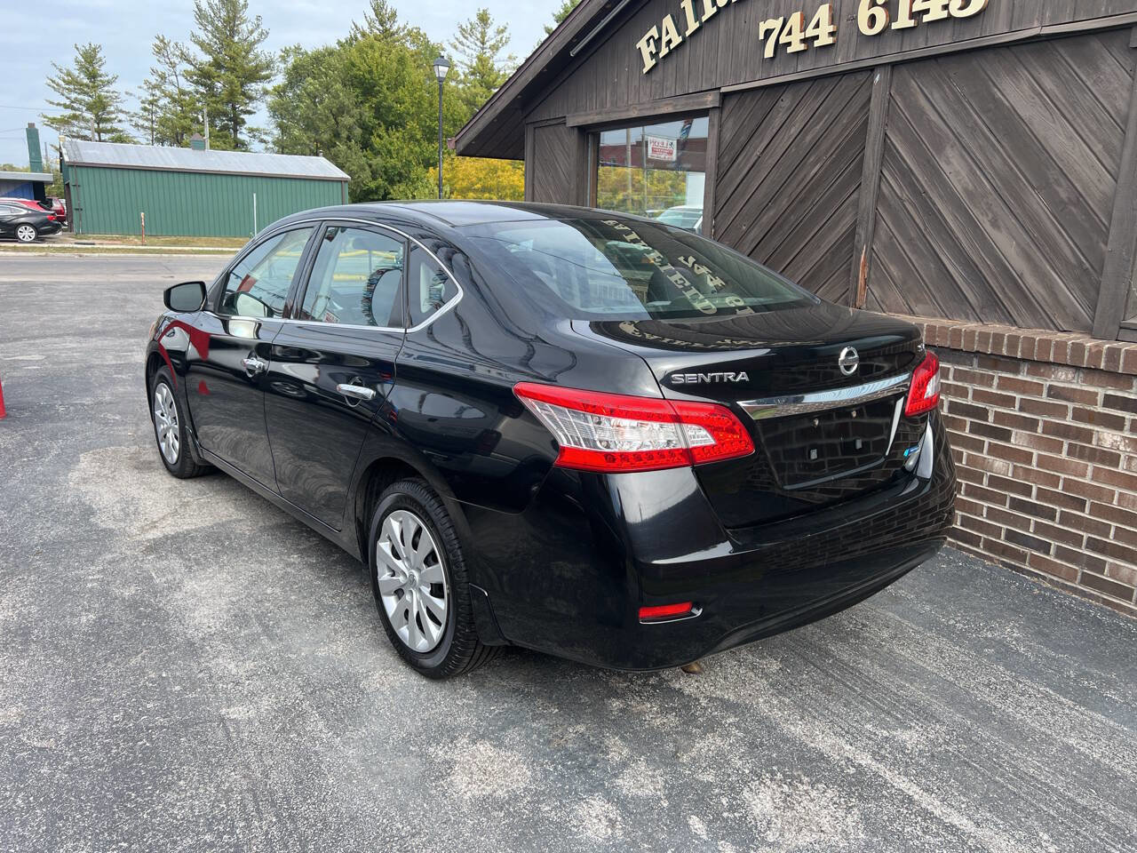 Used 2014 Nissan Sentra SV image 2