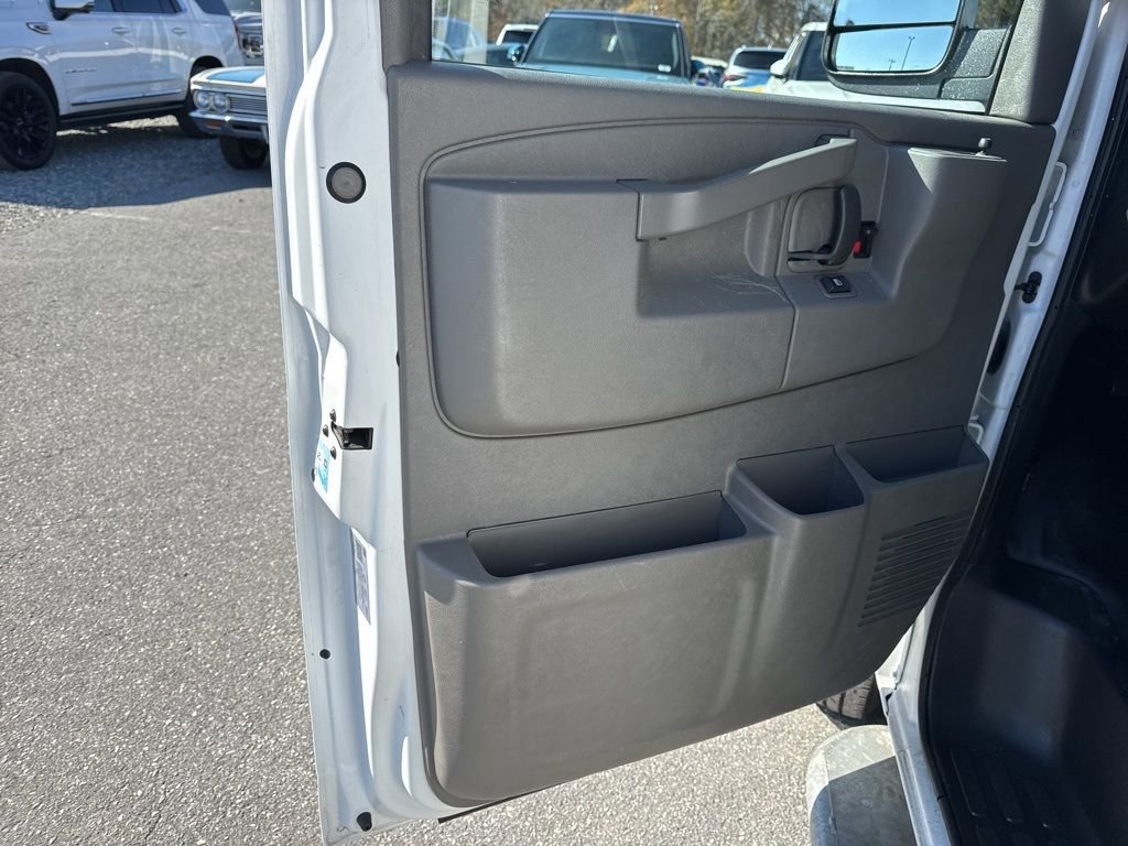 Used 2023 Chevrolet Express 2500 w/ Driver Convenience Package image 18