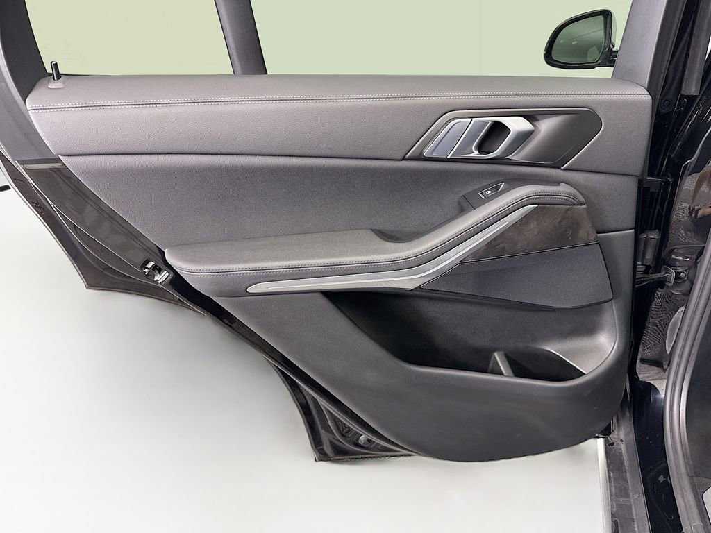 Used 2022 BMW X5 sDrive40i w/ Parking Assistance Package image 25