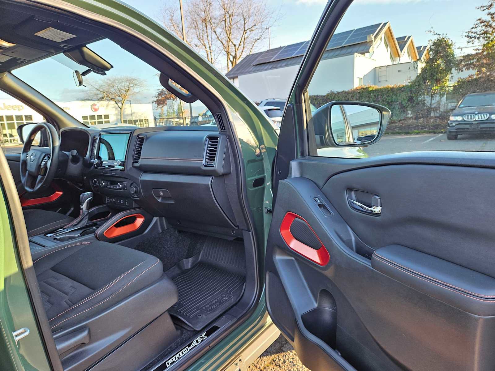 Used 2023 Nissan Frontier PRO-4X w/ Pro Convenience Package image 10