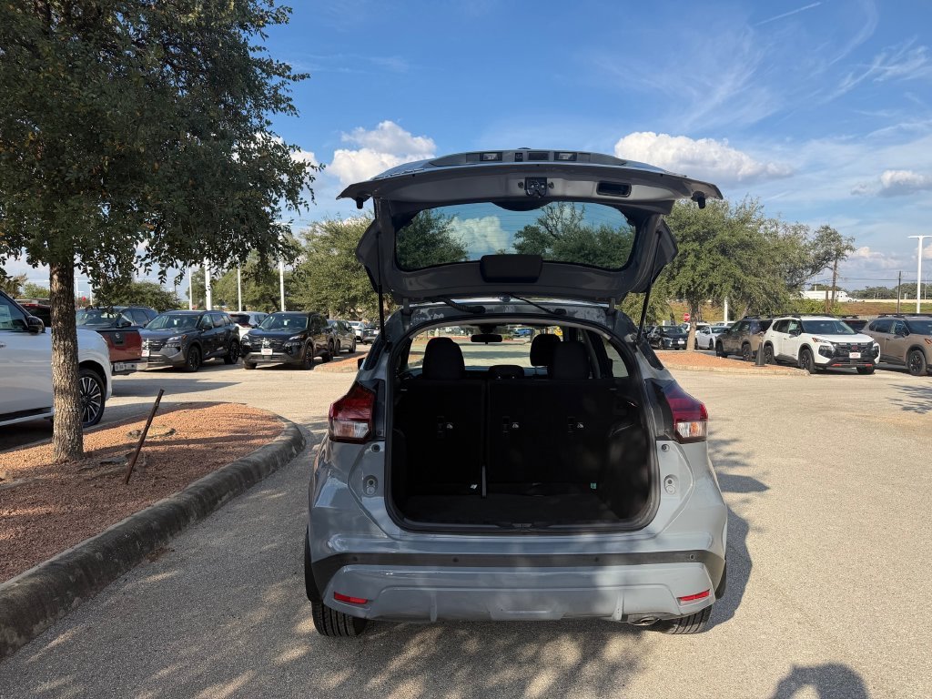 Used 2023 Nissan Kicks SV FWD image 28