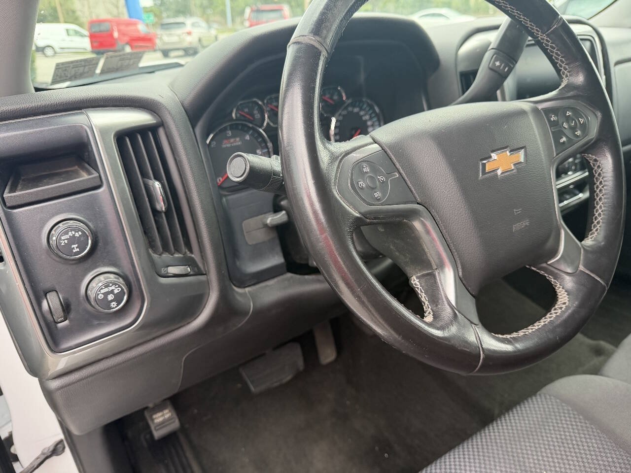 Used 2018 Chevrolet Silverado 1500 LT w/ All Star Edition AWD/4WD image 29