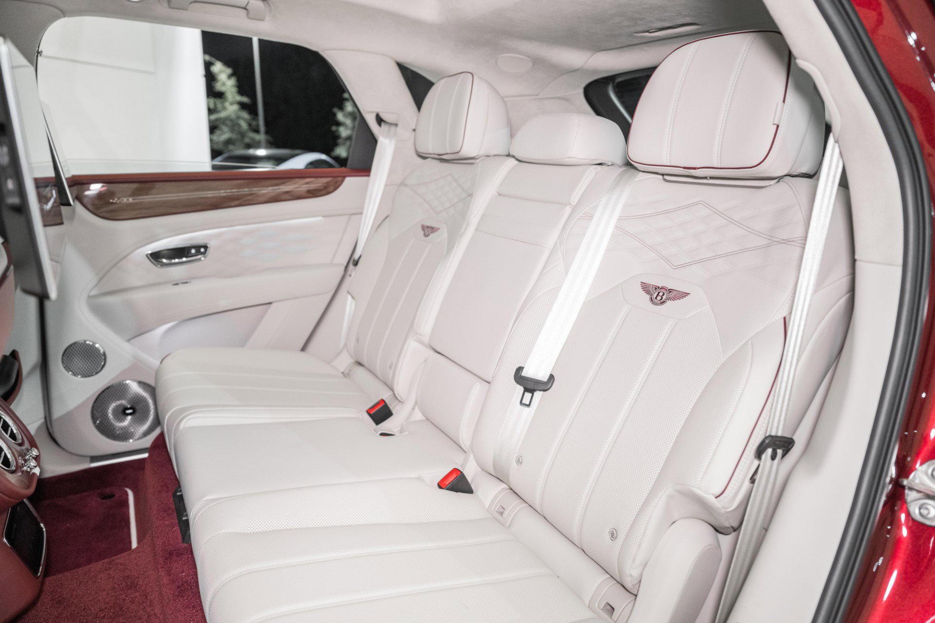 New 2025 Bentley Bentayga image 24