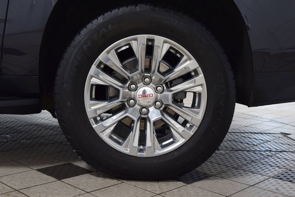 Used 2024 GMC Yukon XL Denali w/ Advanced Technology Package image 28