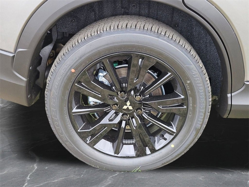 New 2026 Mitsubishi Eclipse Cross Black Edition image 32